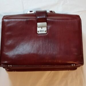 VGT VANTAGGIO Italy Doc's  Filing & Computer Bag. Excellent Condition 60 Cordova